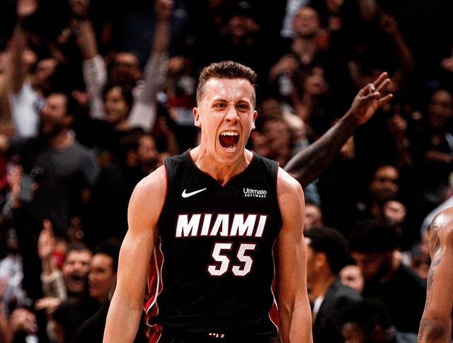 窗口期NBA常规赛传出新动向；瓦伦西亚单刀错失；管理层表态：气氛紧张；轮换策略成焦点的简单介绍