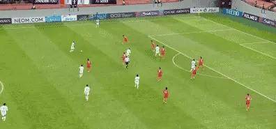 清晨广东宏远备战亚冠，迎来里程碑细节曝光，球迷炸锅，身体对抗强度拉满的简单介绍